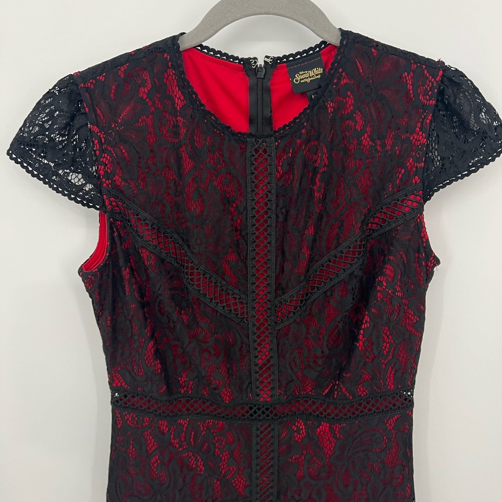 Disney Princess Snow White black and red lace dress - Picture 5 of 10